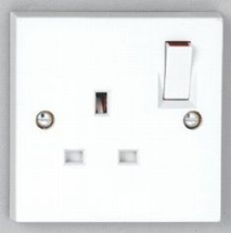 1 gang 13A Switched Socket - White